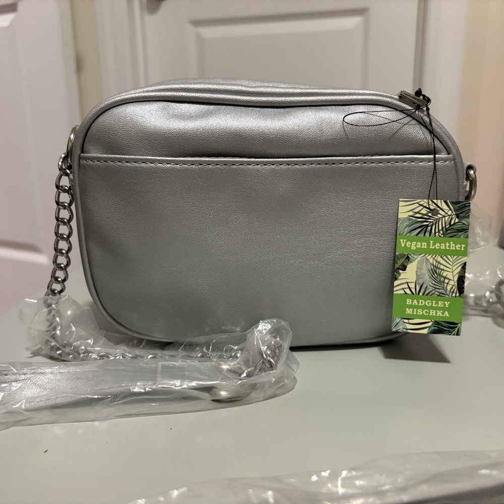 Badgley Mischka Silver Chevron Crossbody Bag - Picture 3 of 4